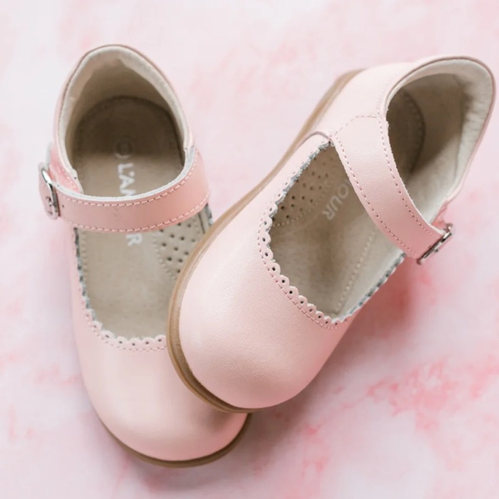 L’AMOUR Chloe Classic Scalloped Leather Mary Jane